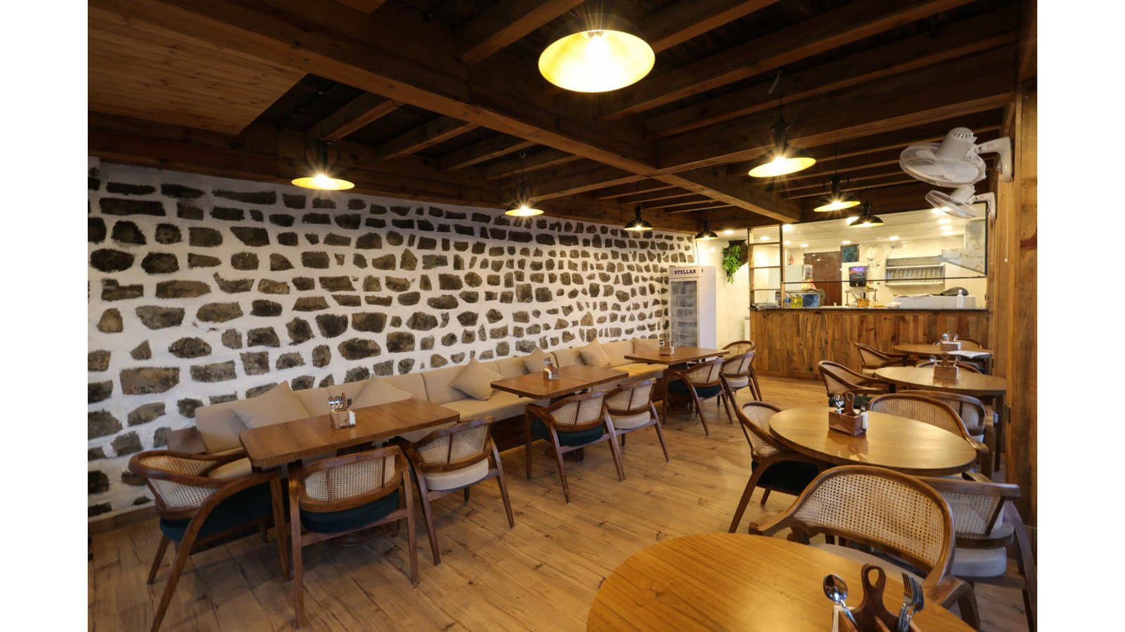 Hunters Lodge Image 10